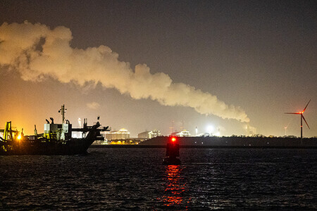 Hoek van Holland bij avond