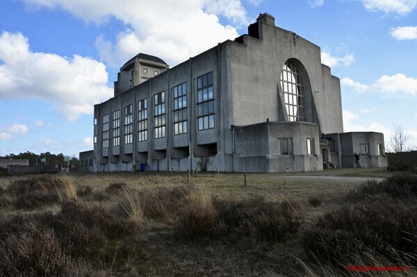 Gebouw A van het voormalig Lange golf Radio zendgebouw, Radio Kootwijk „ de Cathedraal”