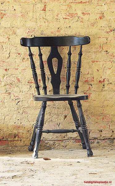 stoel wacht op de afwezige persoon