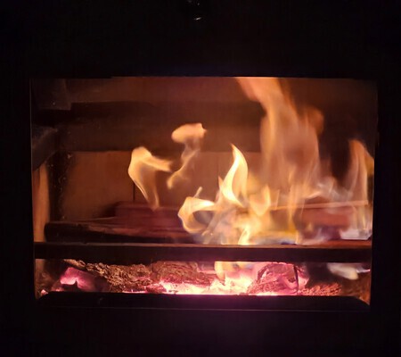 Het vuur brandt alleen